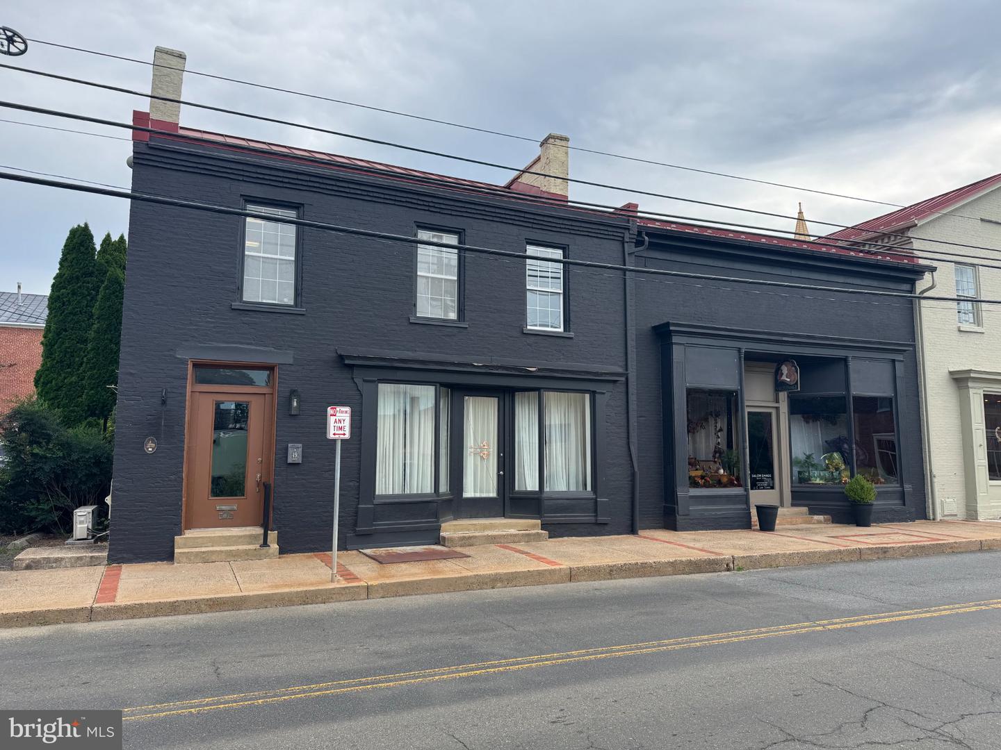 51 E Lee St — photo