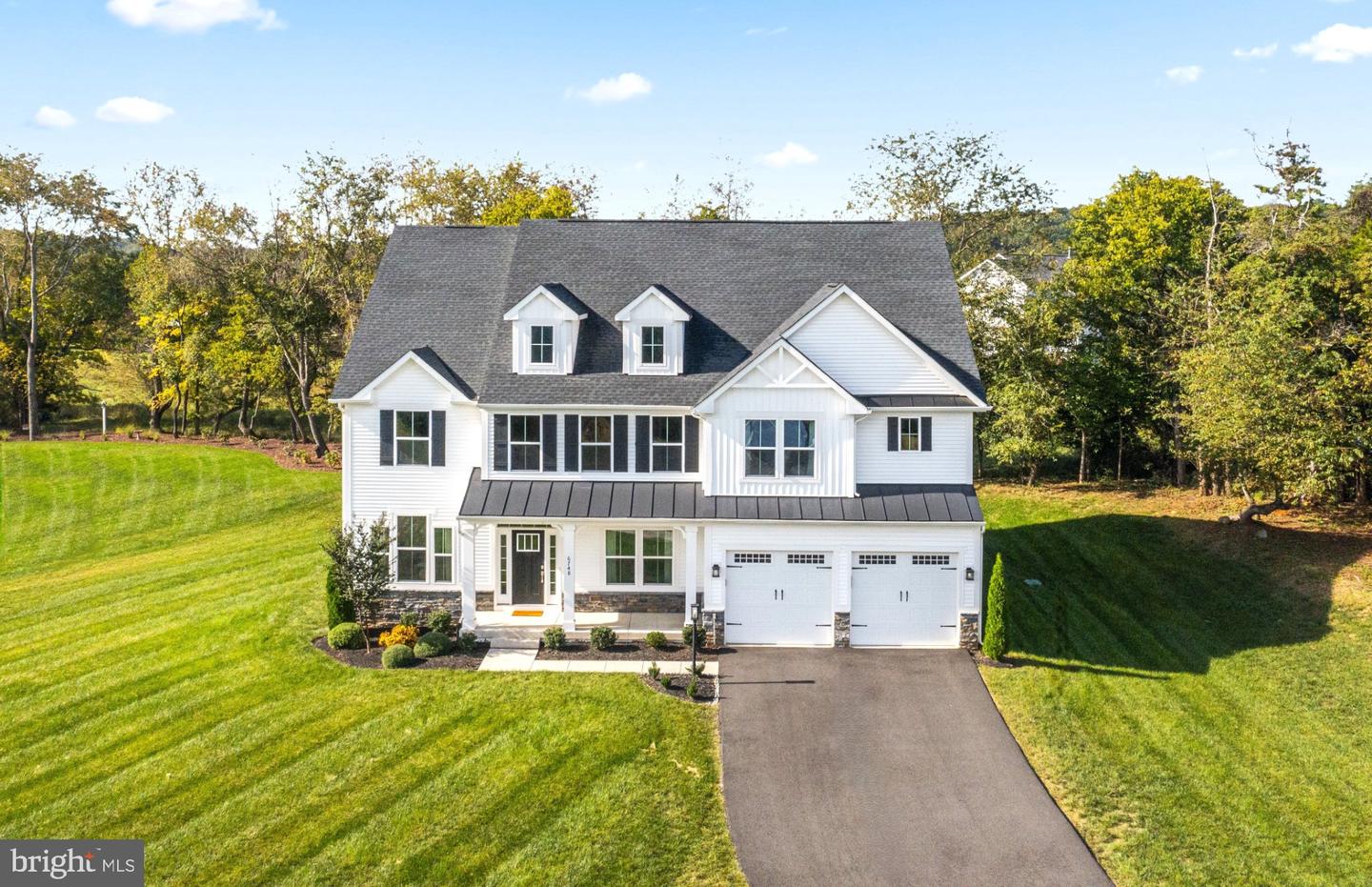 6748 Highlander Ct — photo