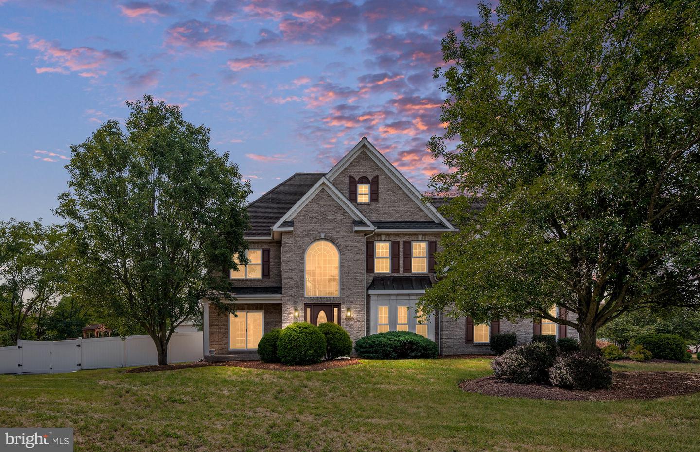223 Fairfield Dr — photo