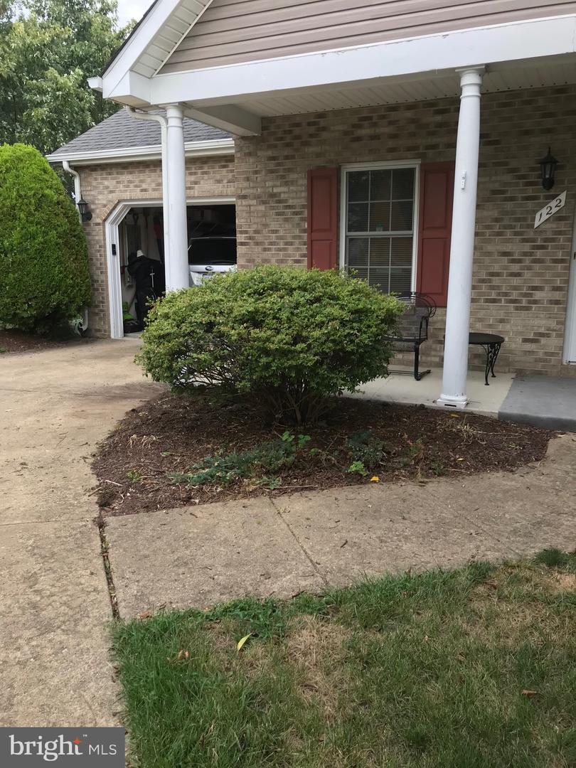 122 Bayberry — photo