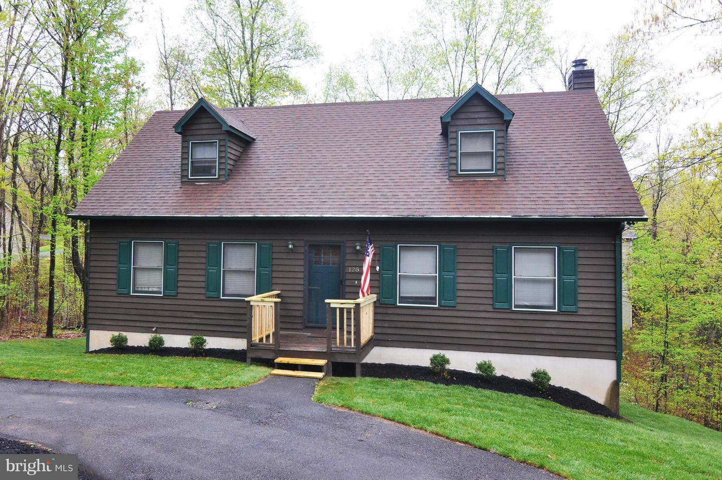 128 Dogwood Dr — photo