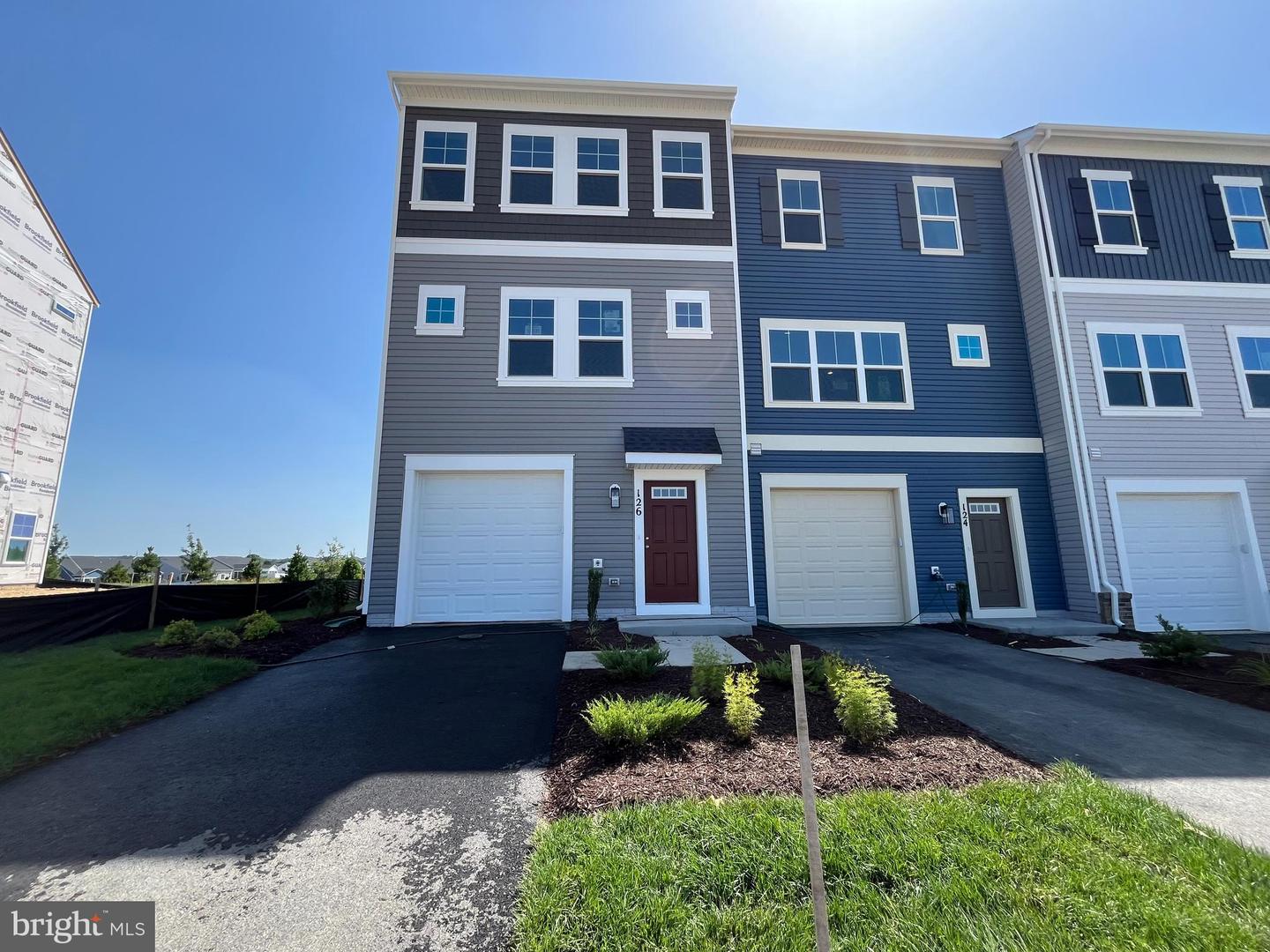 126 Swansong Pl — photo