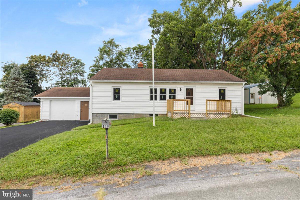 163 Margaret Ln — photo