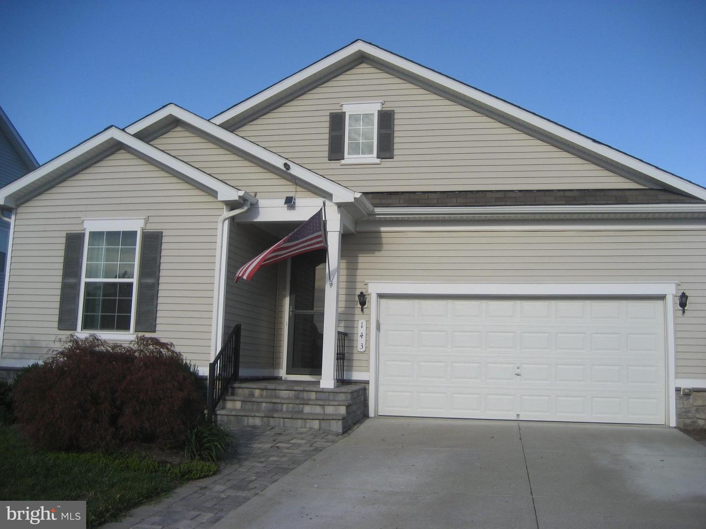 143 Westchester Dr — photo
