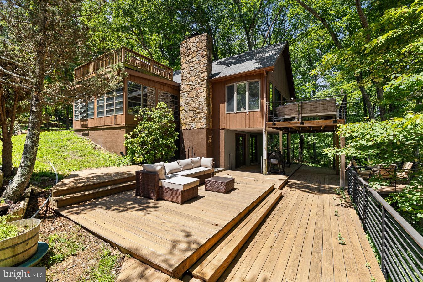 274 Three Oaks Dr — photo
