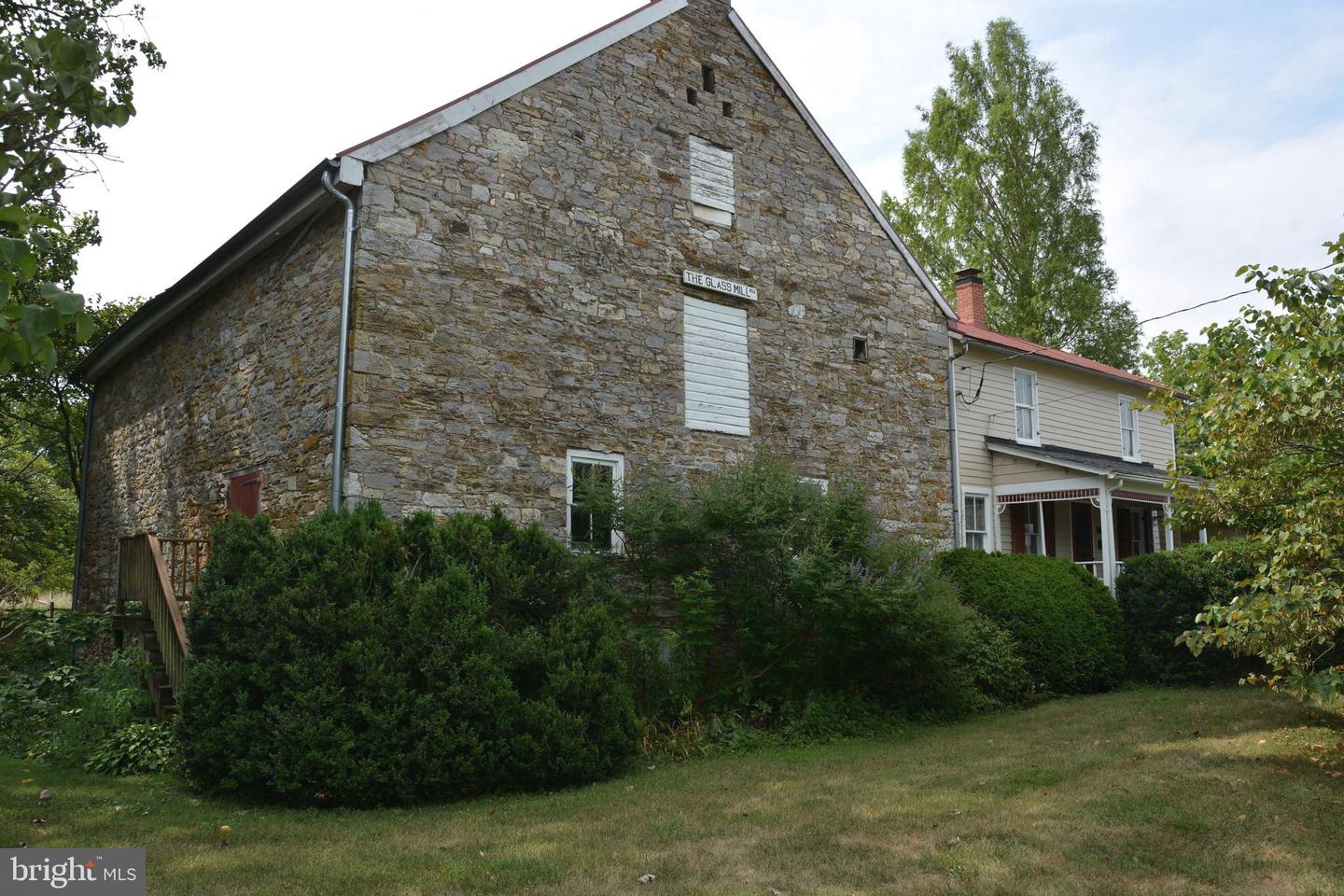 2431 Cedar Creek Grade — photo