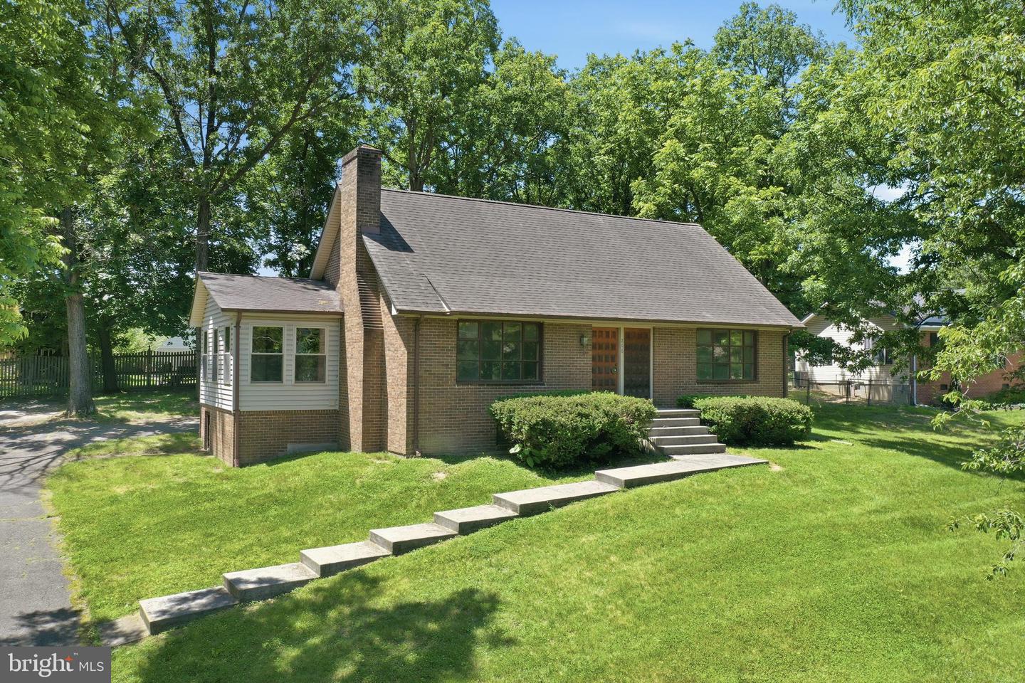 206 Dogwood Rd — photo