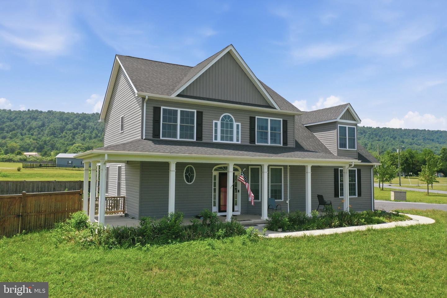 115 Marion Dr — photo