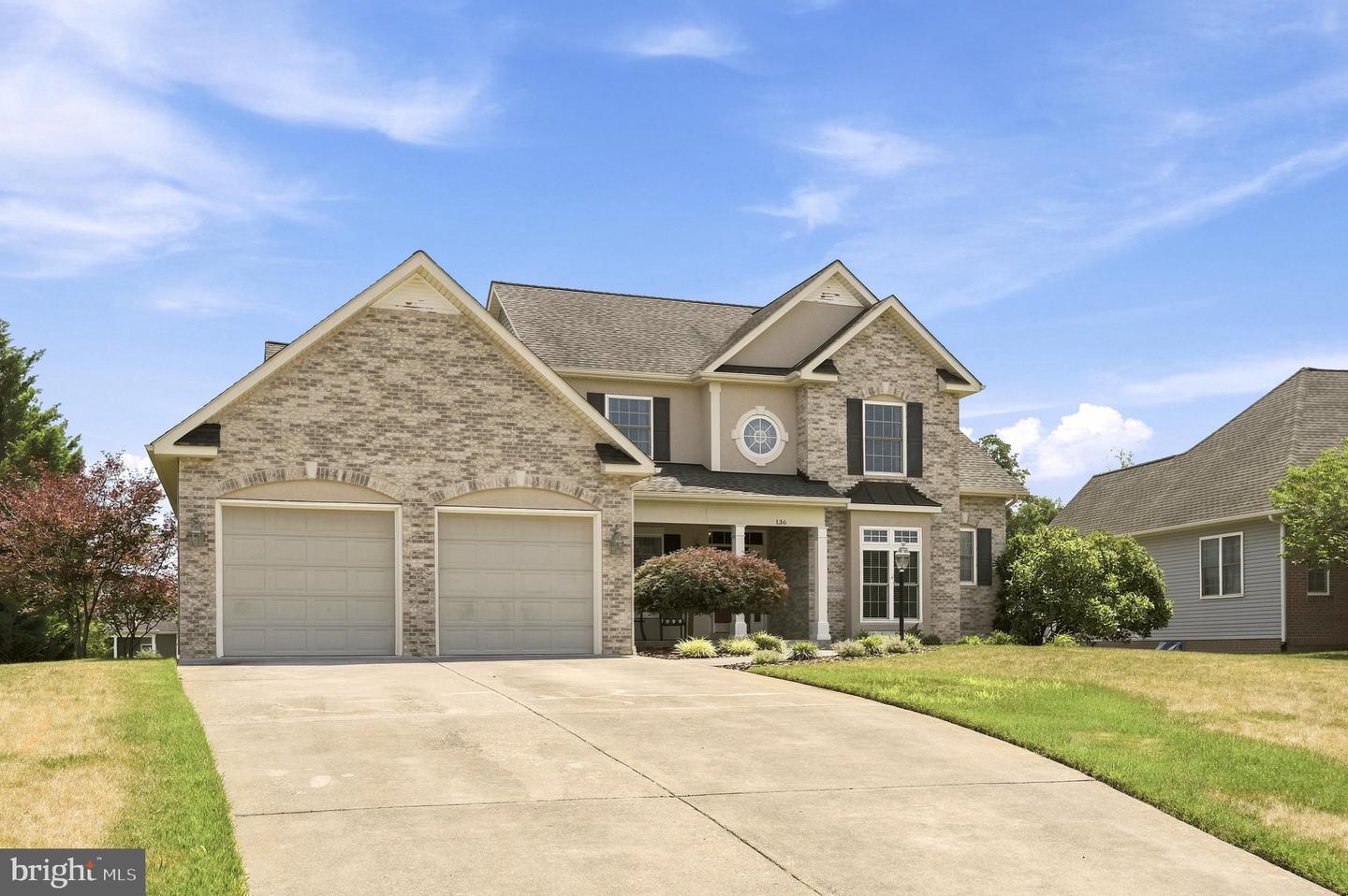 136 Cahille Dr — photo