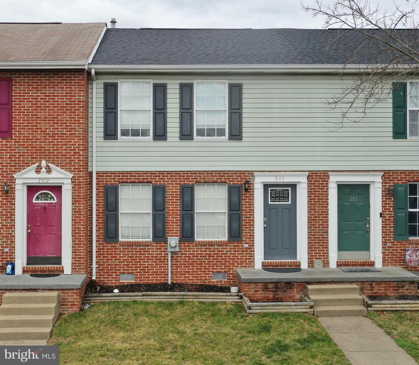 311 Willowbrook Ct — photo