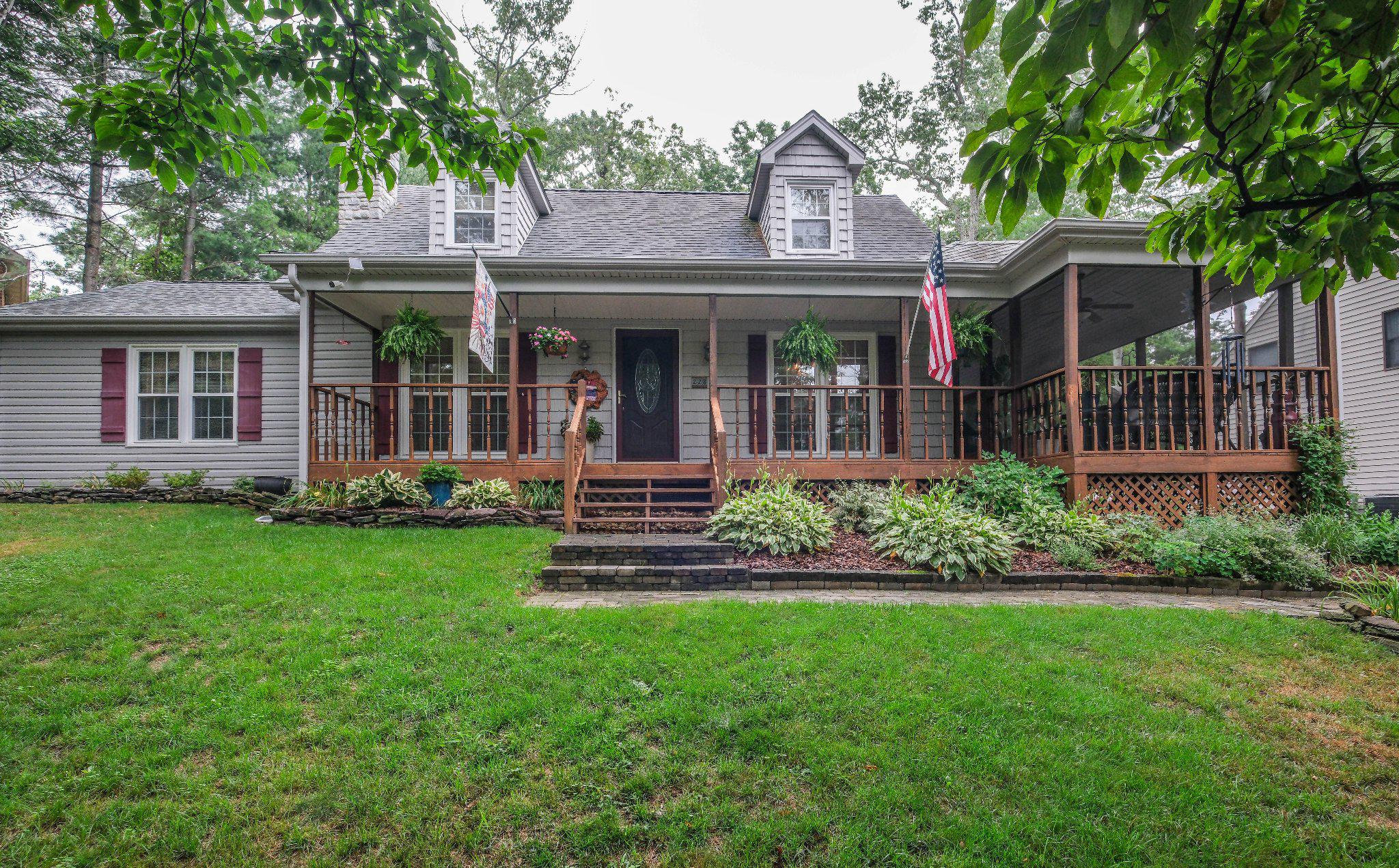 228 Fairway Cir — photo