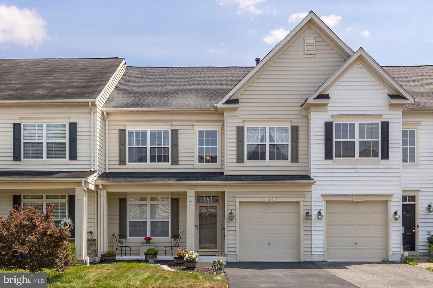 109 Quinton Oaks Cir — photo