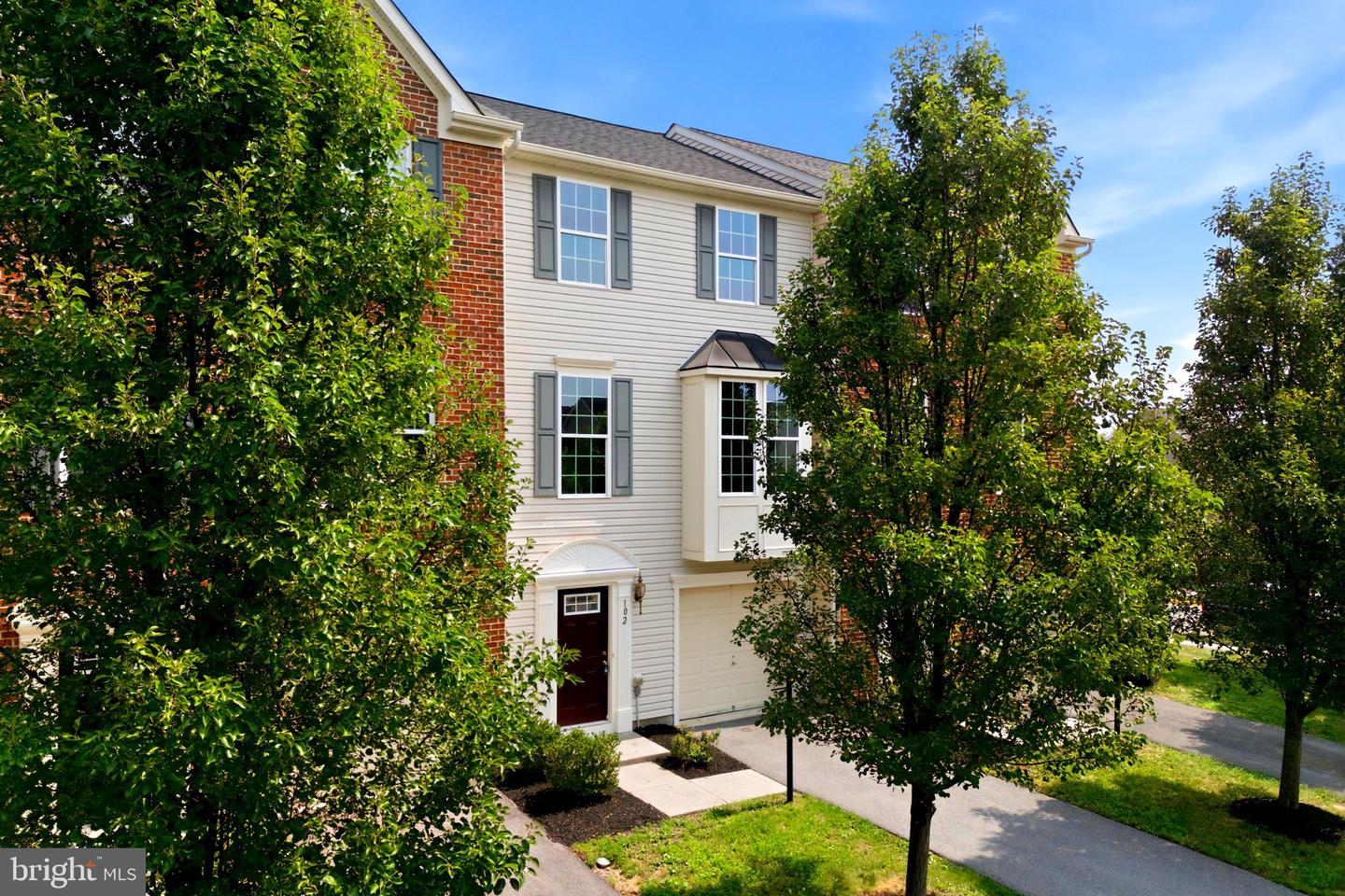 102 Argyle Ct — photo