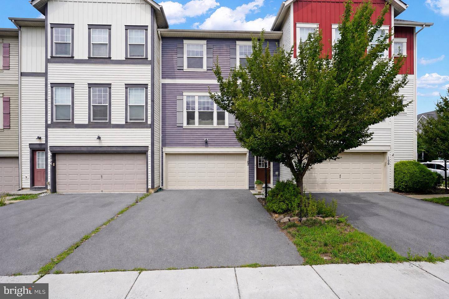 102 Gretchen Ct — photo
