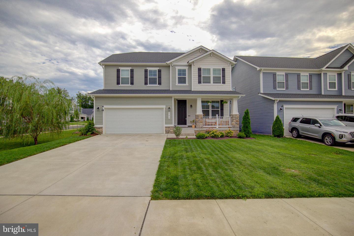 101 Poe Dr — photo