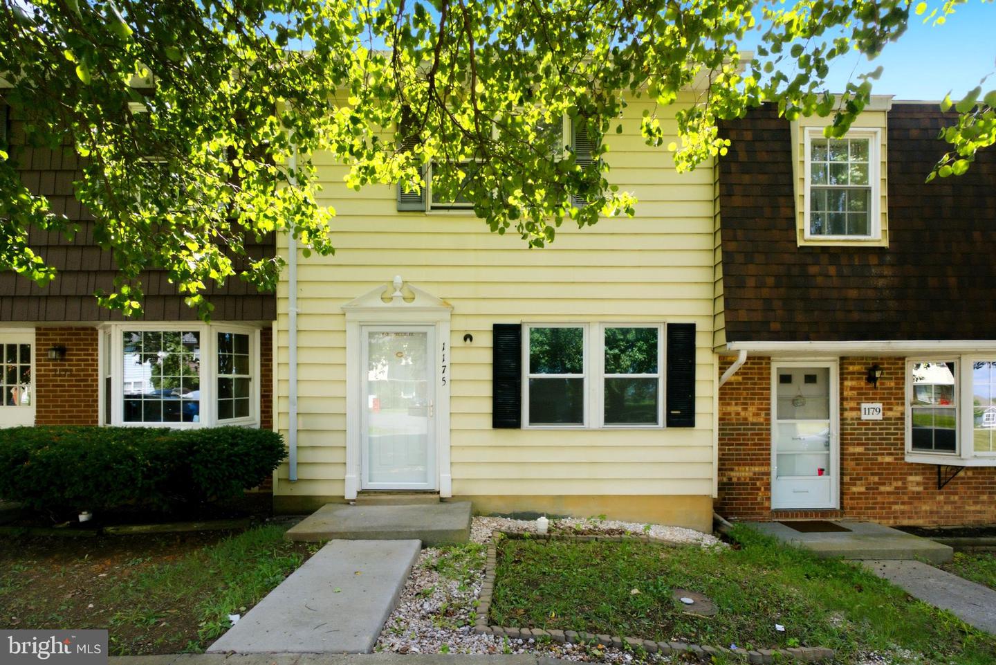 1175 Ravenwood Rd — photo