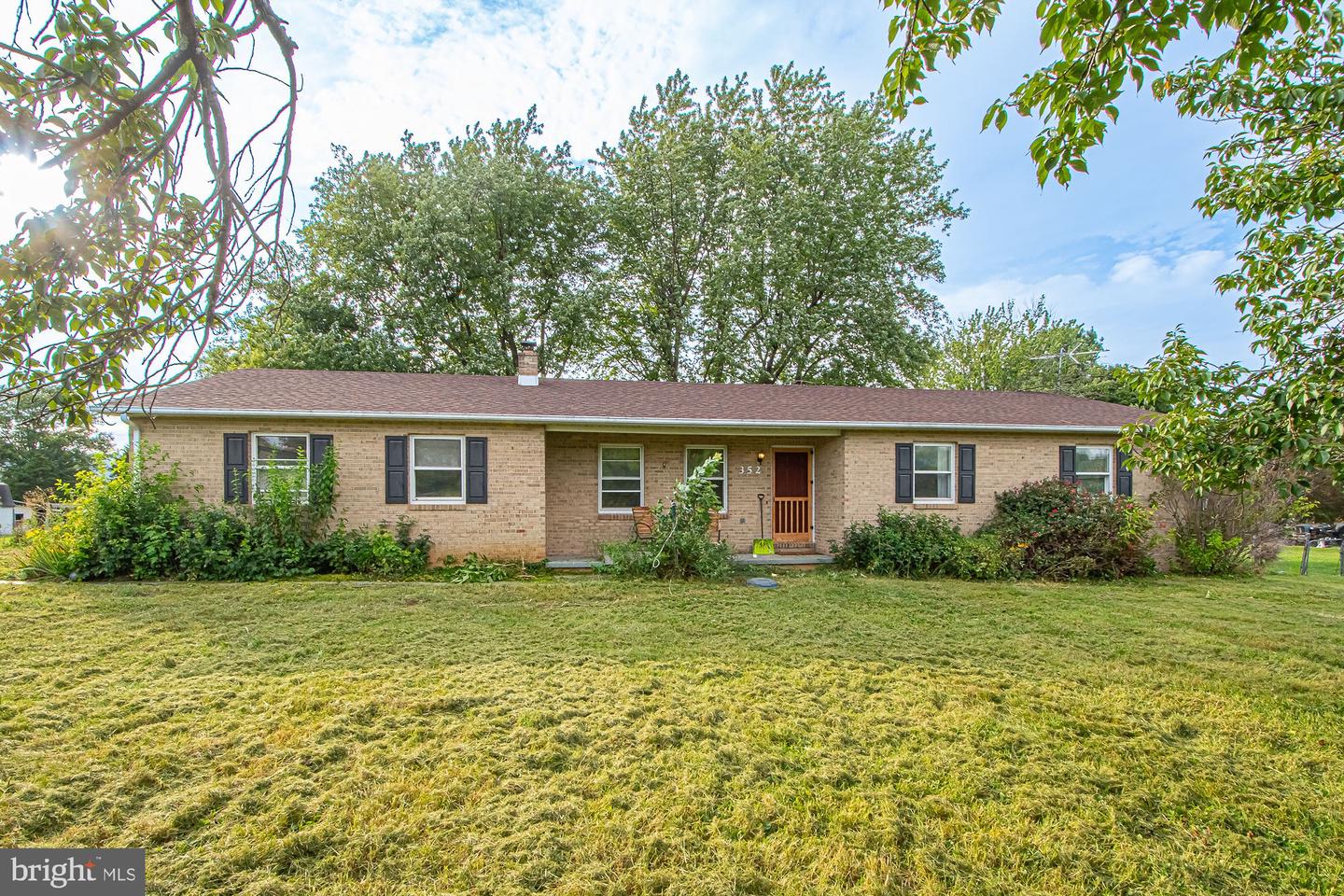 352 Woodchuck Ln — photo