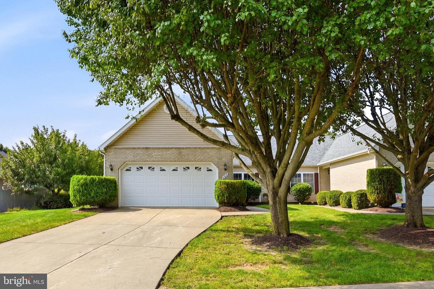 107 Bayberry Ct — photo