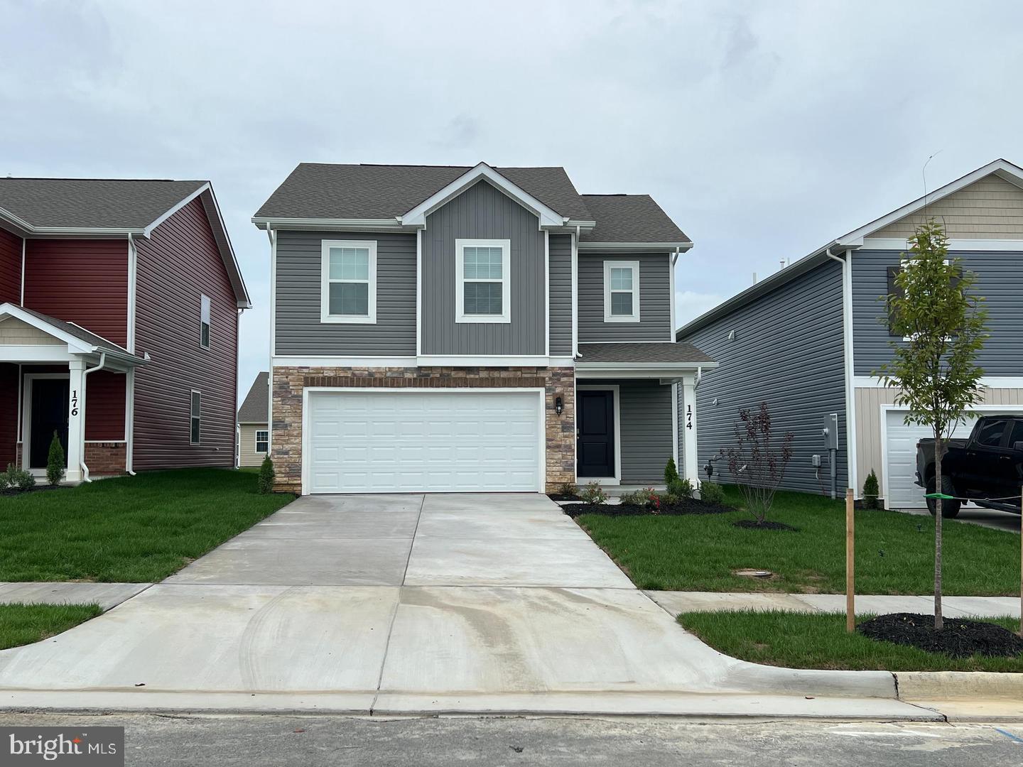 174 Hamstead Dr — photo