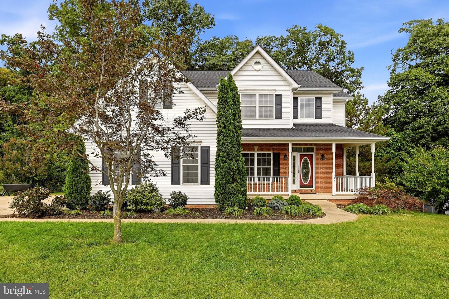 151 Travis Ct — photo