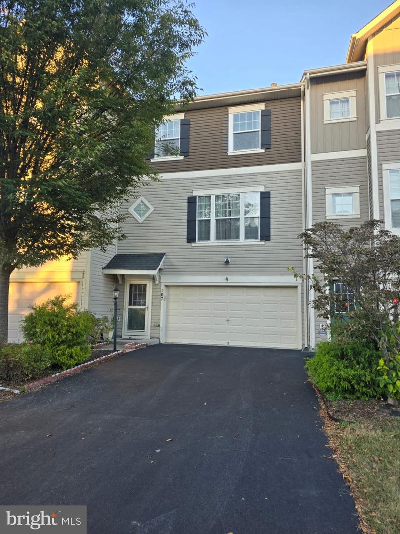 107 Dresden Ct — photo
