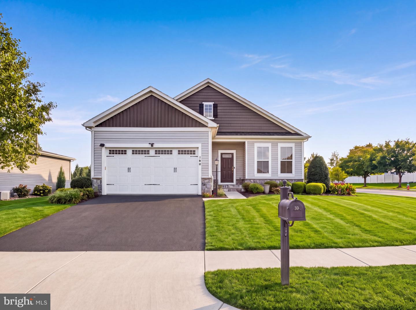 100 Blackford Dr — photo