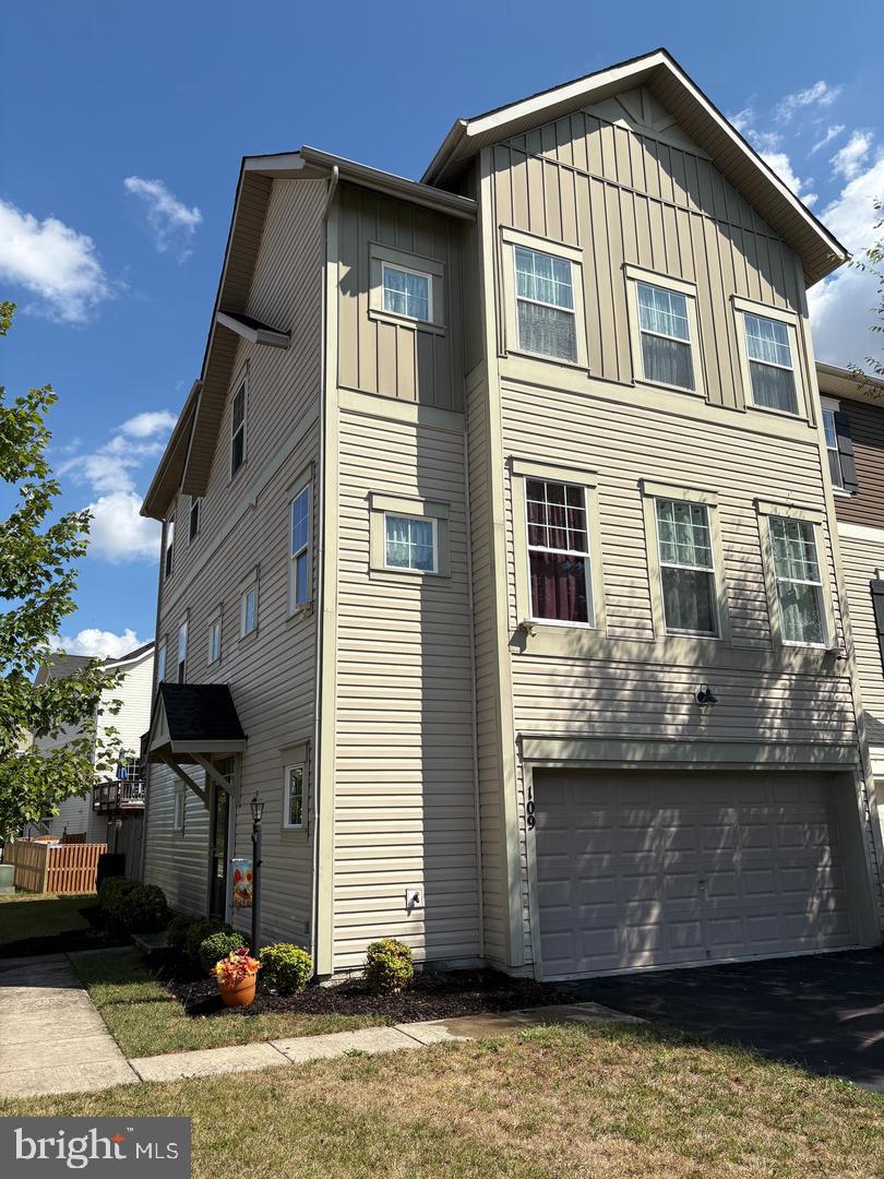 109 Dresden Ct — photo