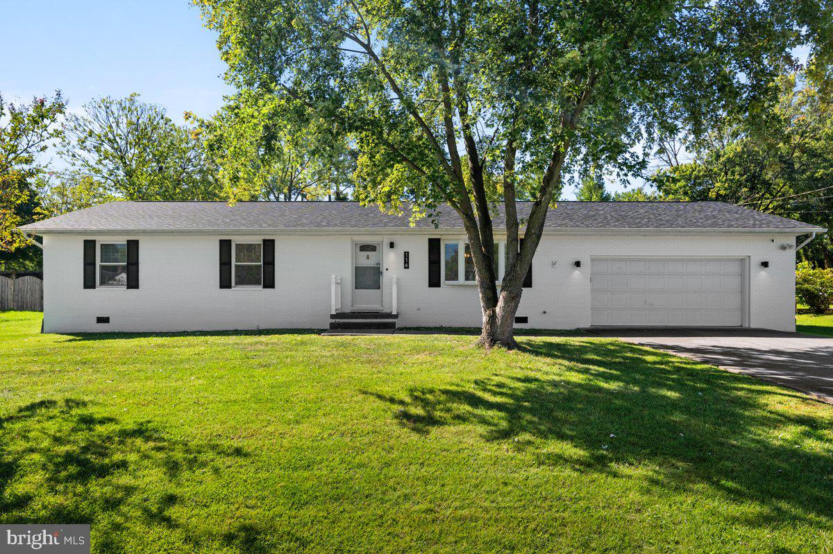 114 Princeton Dr — photo
