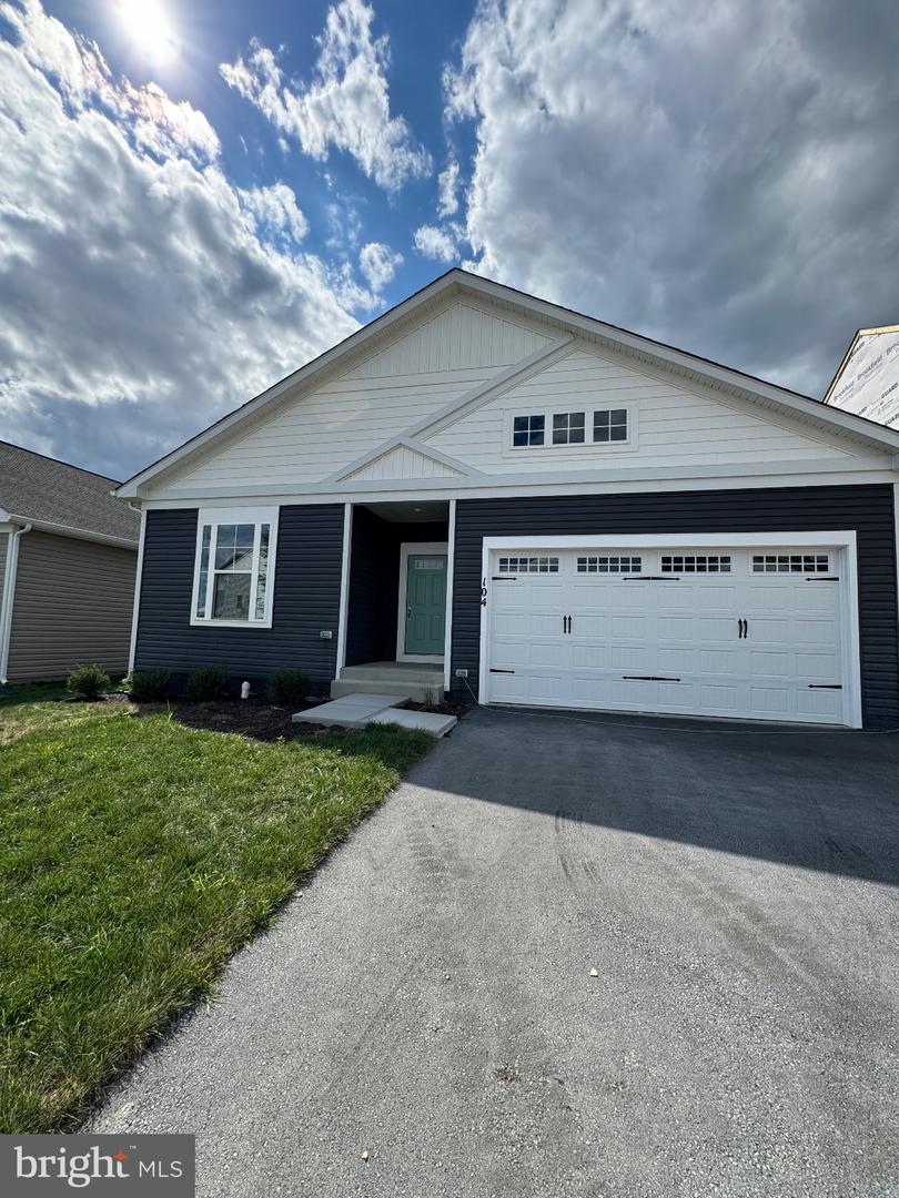 104 Heyford Dr — photo