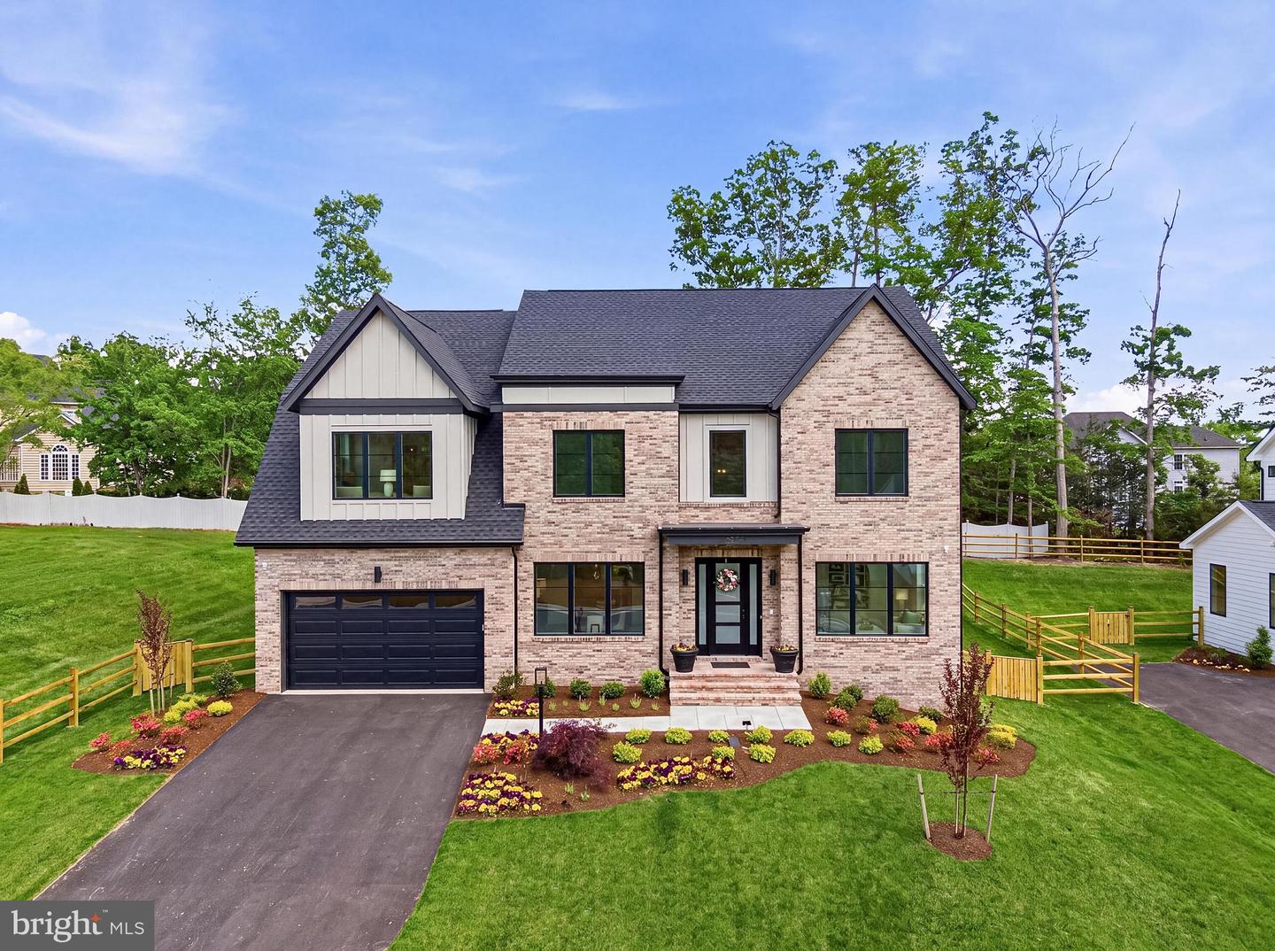 9205 Franks Point Ln — photo