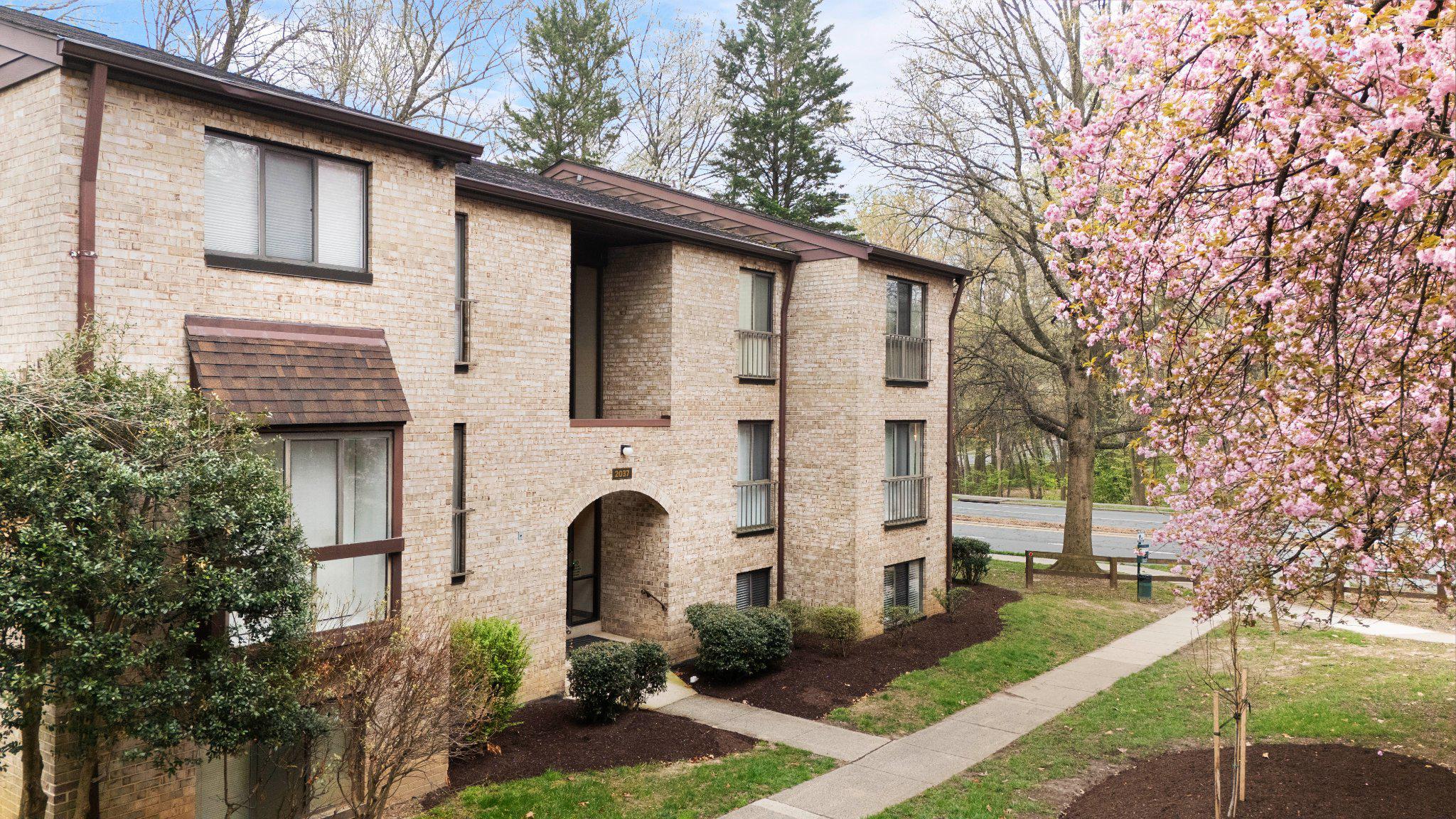 2037 Royal Fern Ct #47/2c — photo
