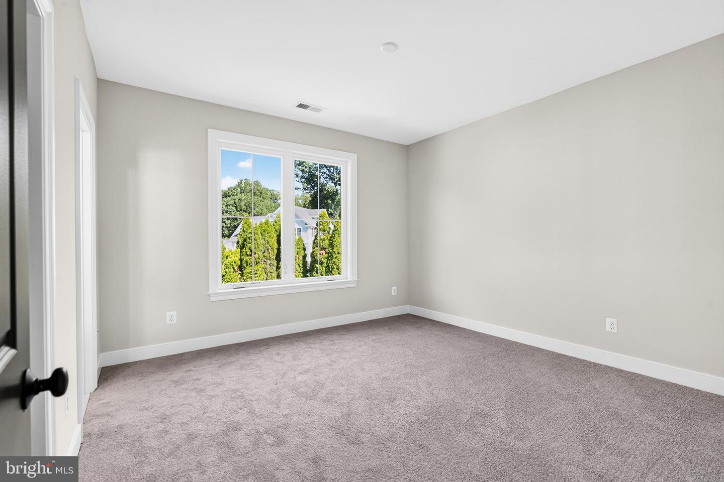 7107 Penguin Pl — photo