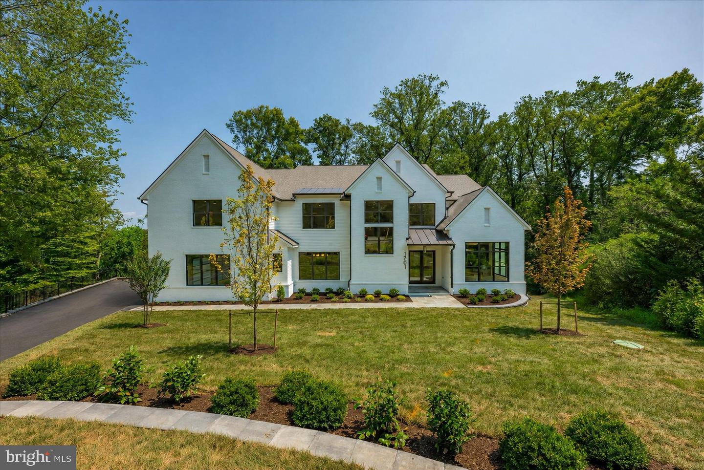 1701 Briar Ridge Rd — photo