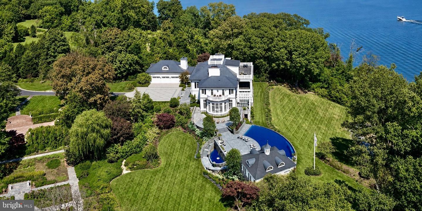 7979 E Boulevard Dr — photo