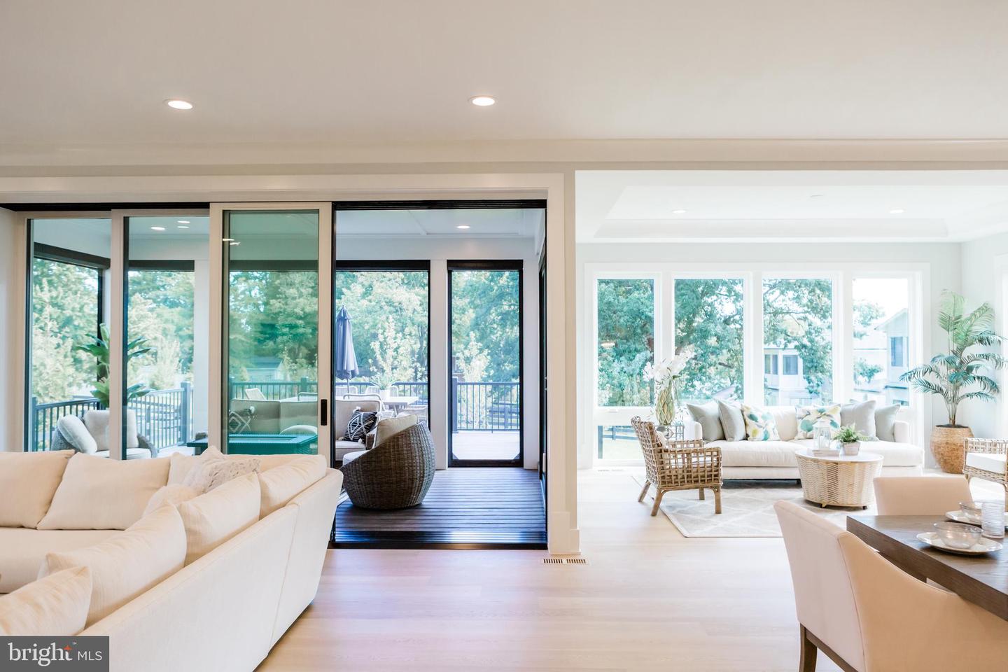 1101 Clover Dr — photo