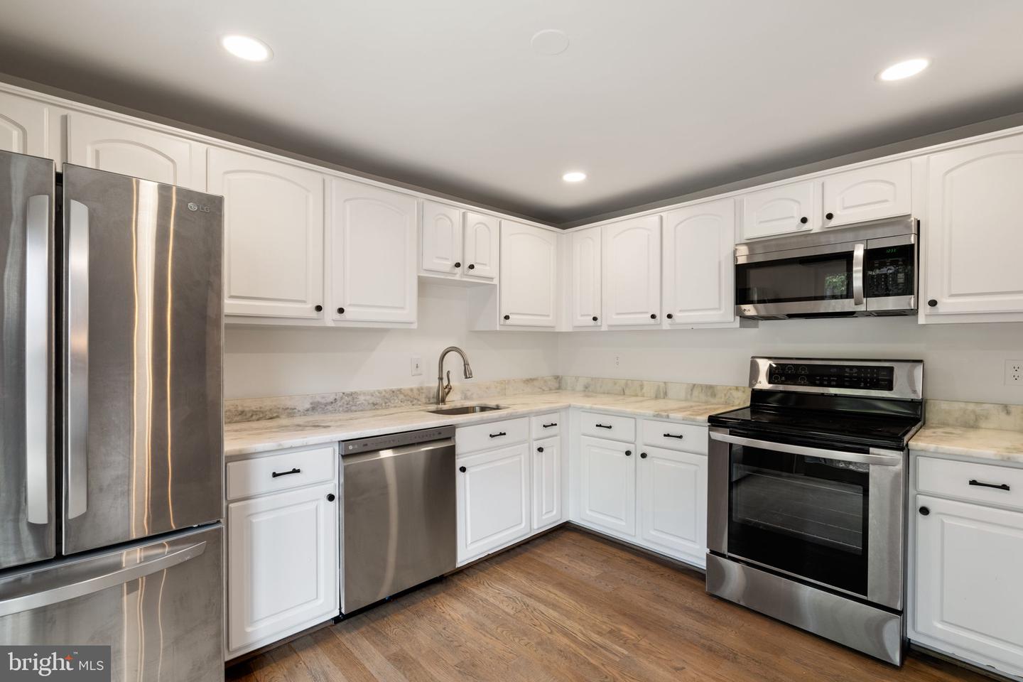 3050 Silent Valley Dr — photo