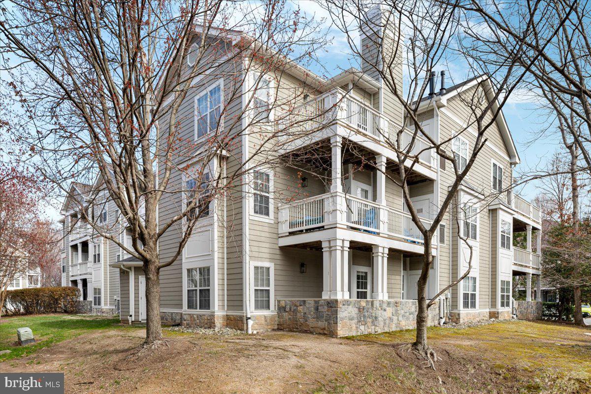 1705 Lake Shore Crest Dr #25 — photo