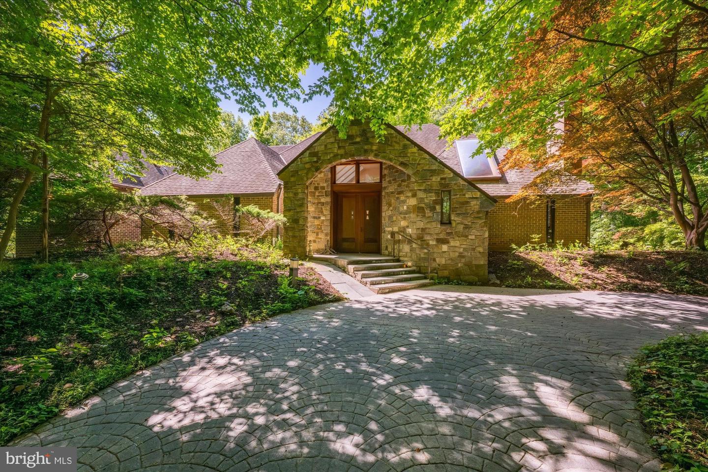 7575 Potomac Fall Road, McLean, VA 22102