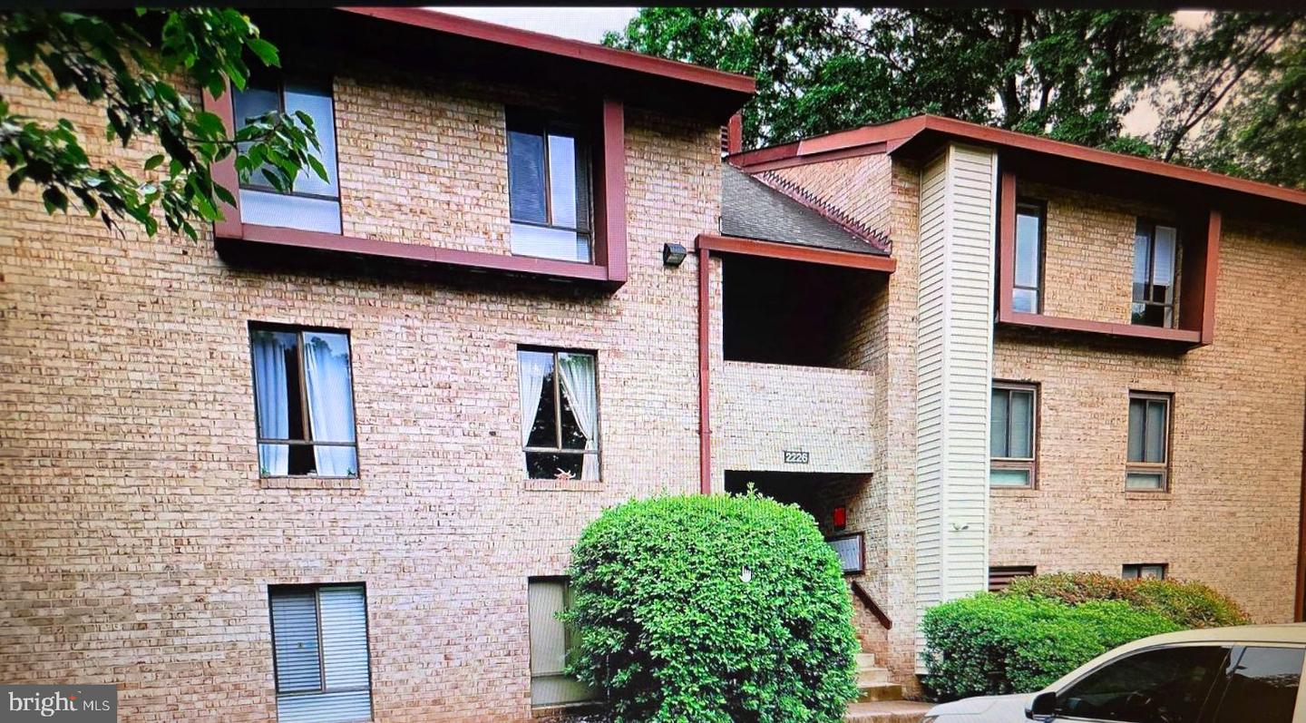 2226 Castle Rock Sq #1B — photo