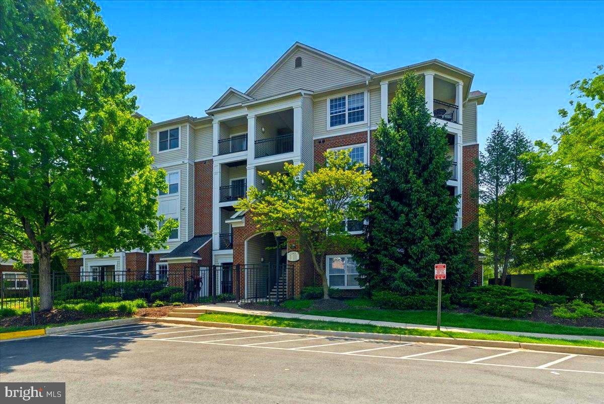 12901 Centre Park Cir #115 — photo