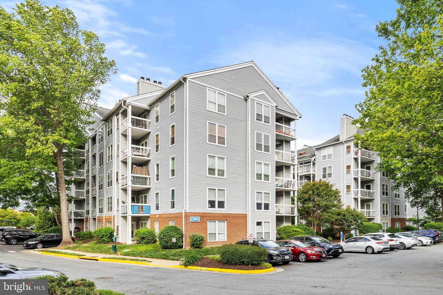 3175 Summit Square Dr #5-E12 — photo