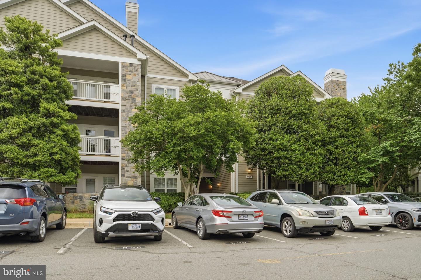 1720 Lake Shore Crest Dr #36 — photo