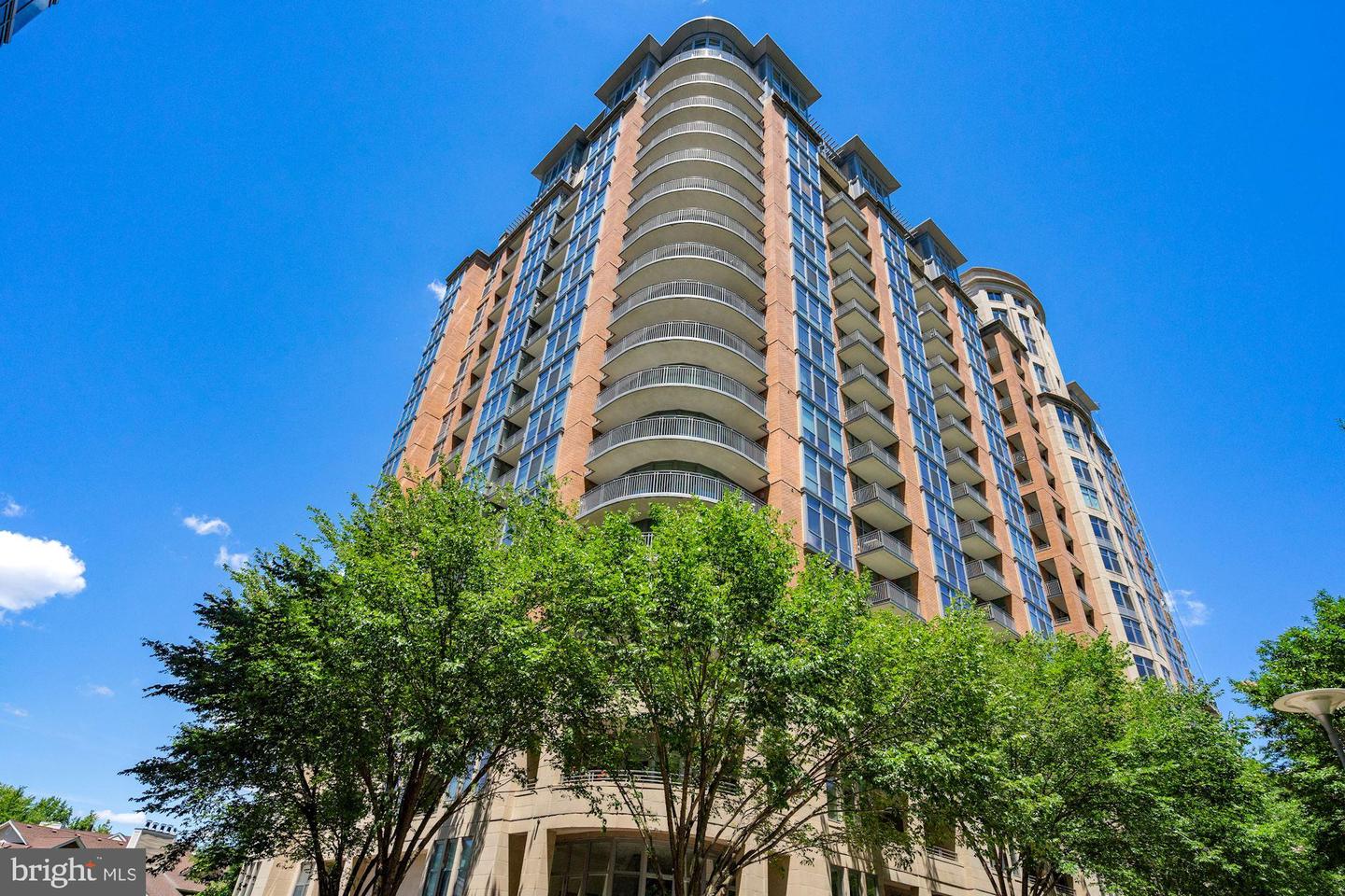 8220 Crestwood Heights #1517 — photo