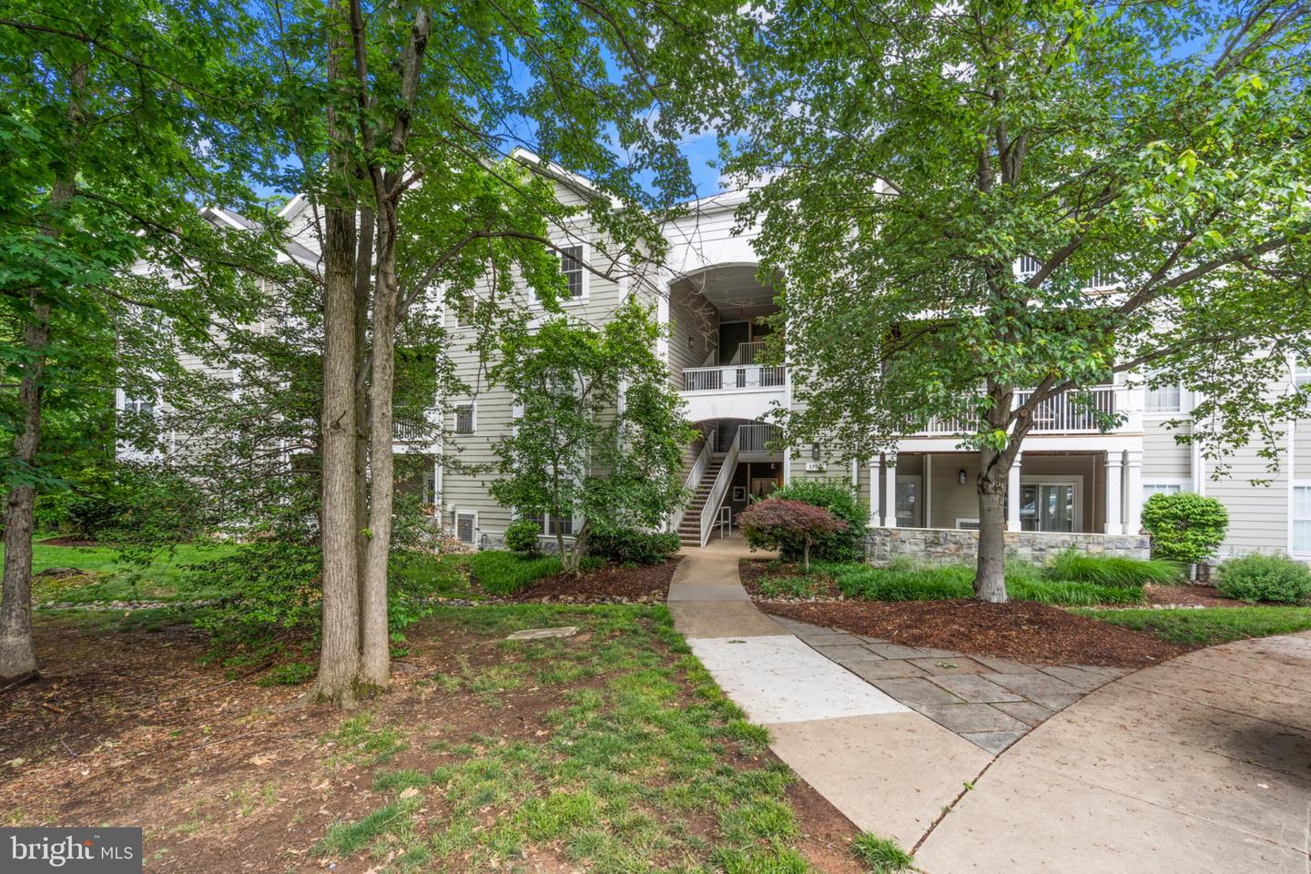 1700 Lake Shore Crest Dr #13 — photo