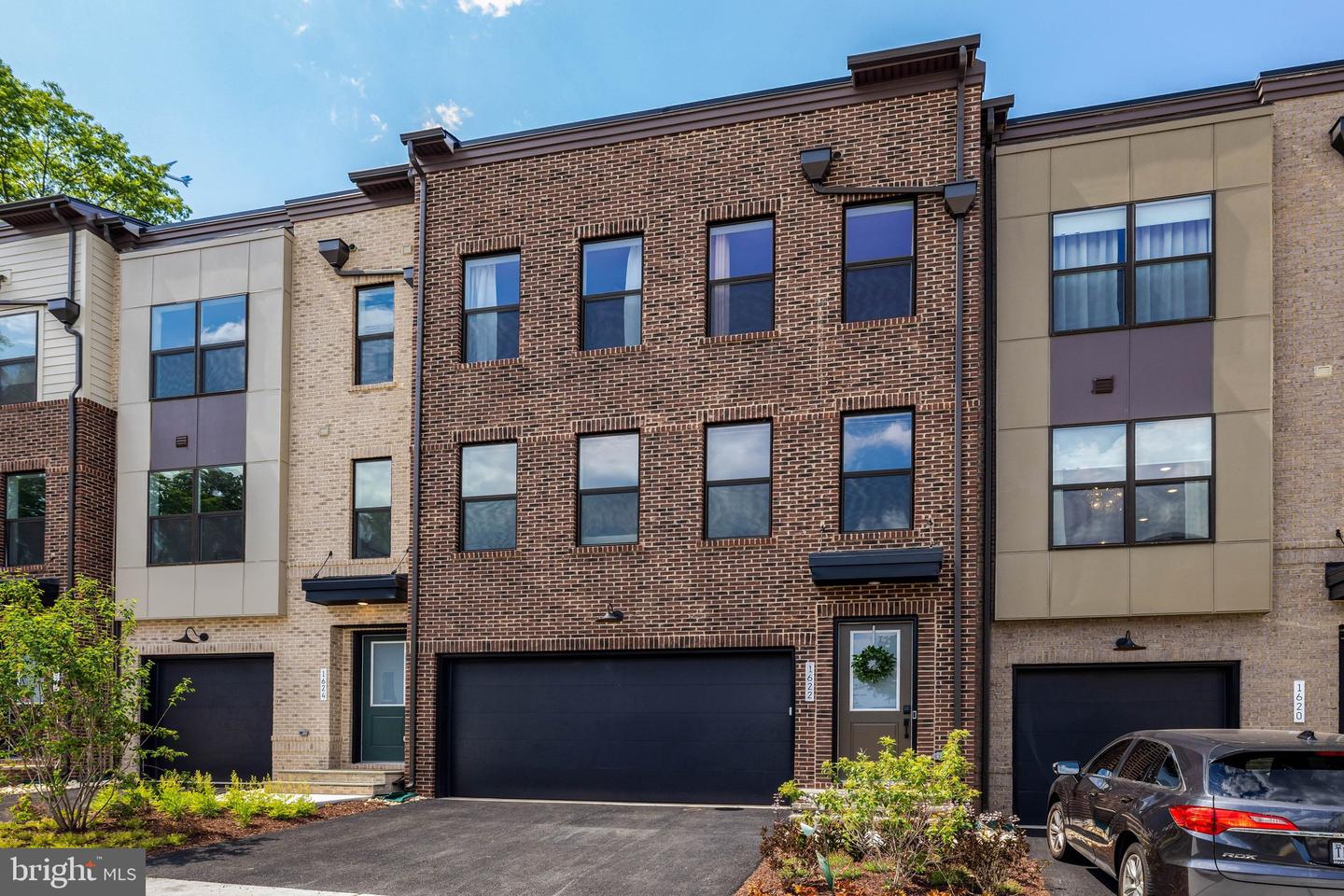 1622 Fellowship Sq — photo