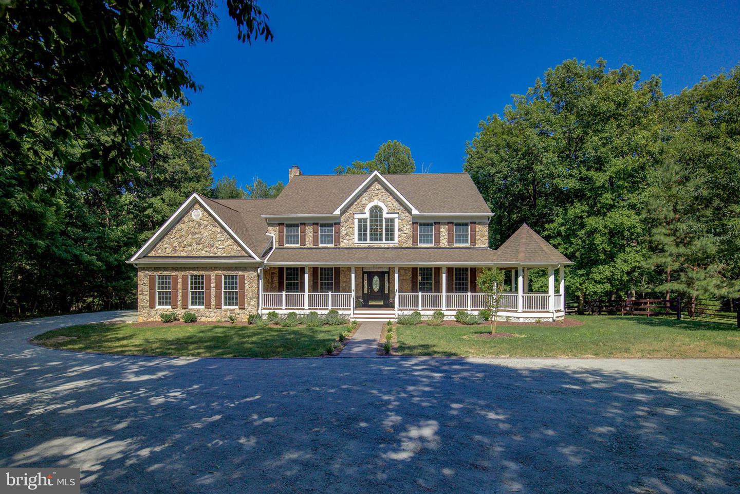 813 Blacks Hill Rd — photo