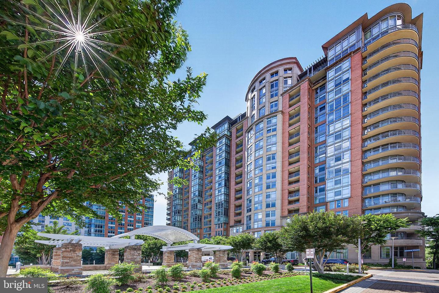 8220 Crestwood Heights Dr #407 — photo