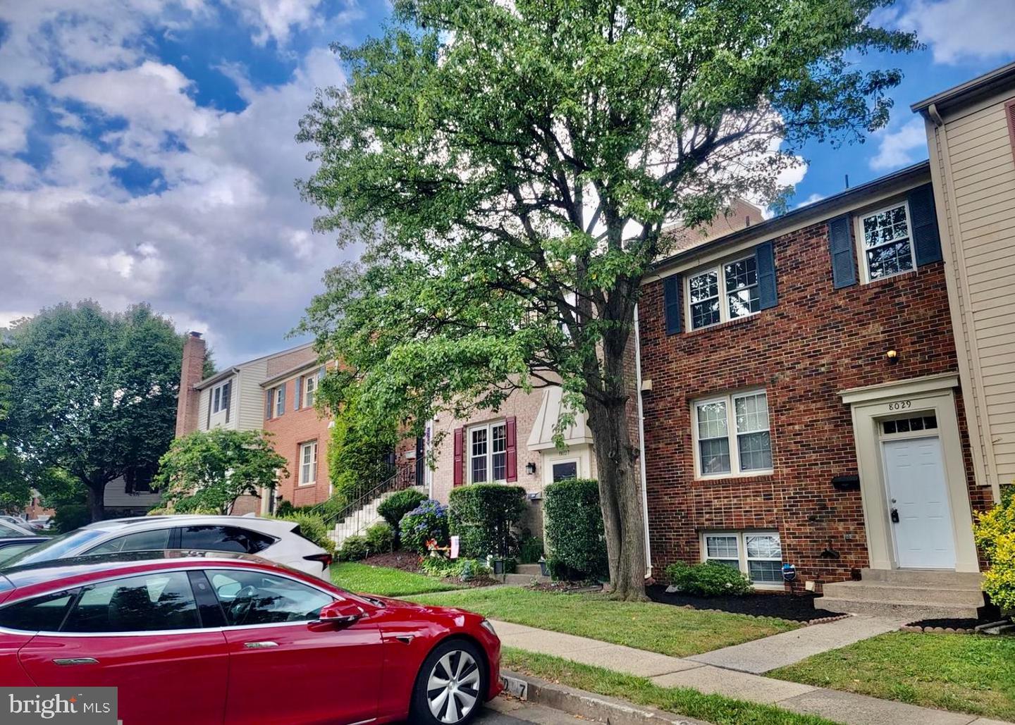 8029 Sleepy View Ln — photo