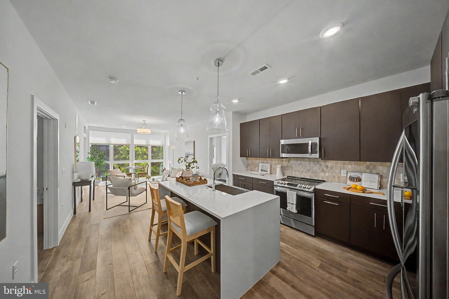 1761 Old Meadow Rd #220 — photo