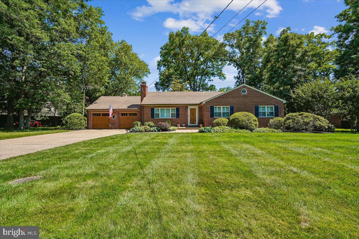 5515 Bradley Blvd — photo
